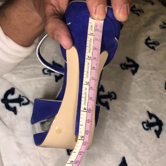 Blue Heels size 9 - Picture 5 of 6